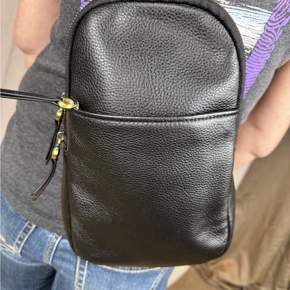 HOBO International Cass Sling with Chevron Strap - Picture 2 of 9